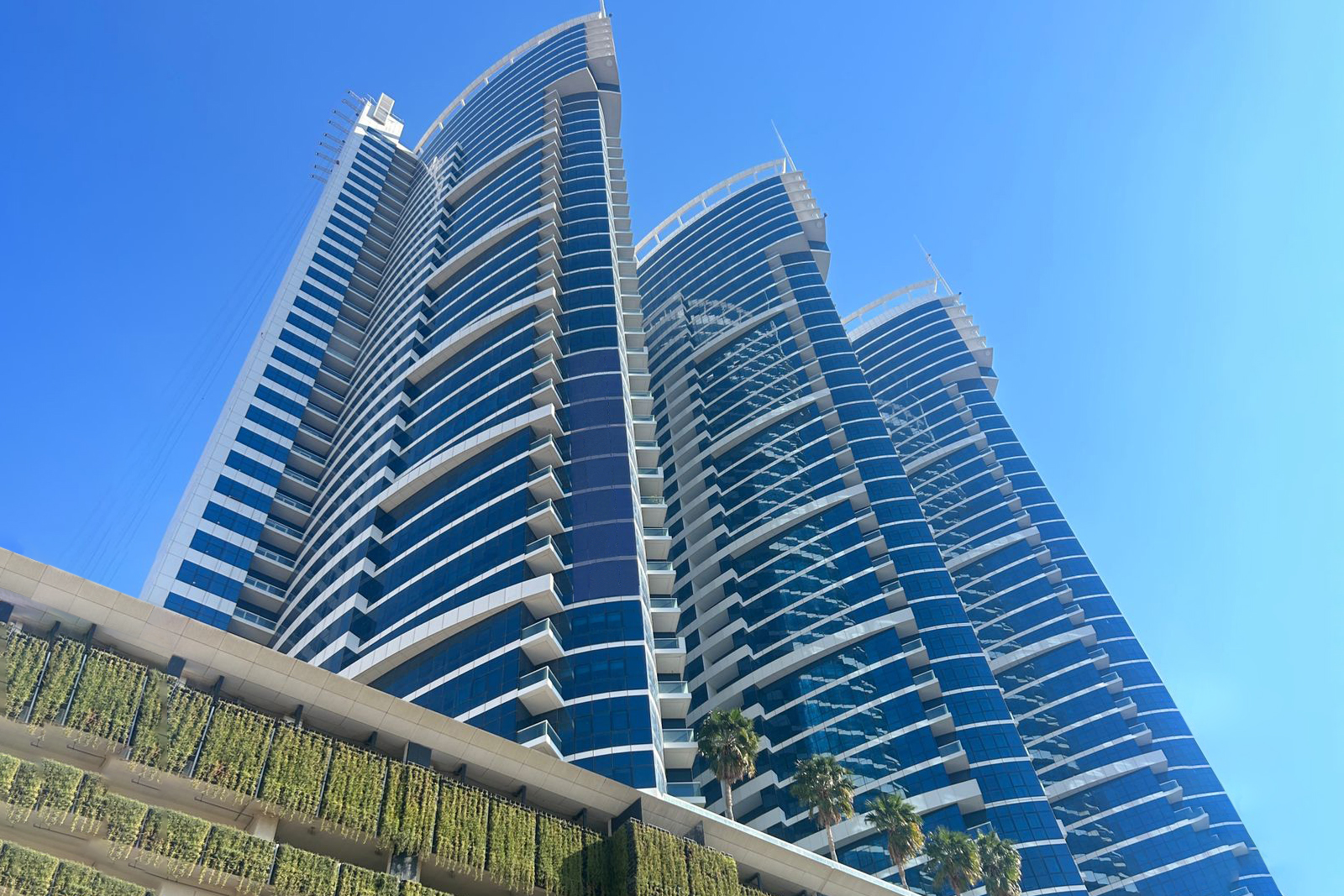 Dubai office image